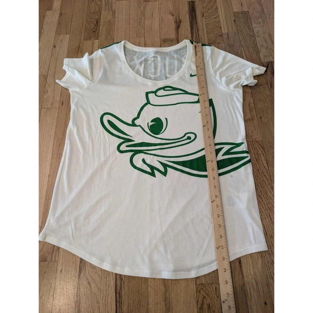 Women's Large Nike Oregon Ducks Scoop Neck T-Shirt Retro Buttery Soft Oversized - Picture 9 of 11